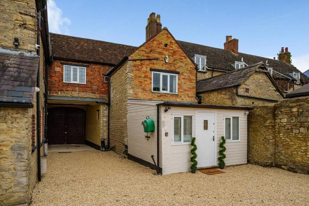Fox Cottage, Within 5 Min Walk Of Bicester Village Экстерьер фото