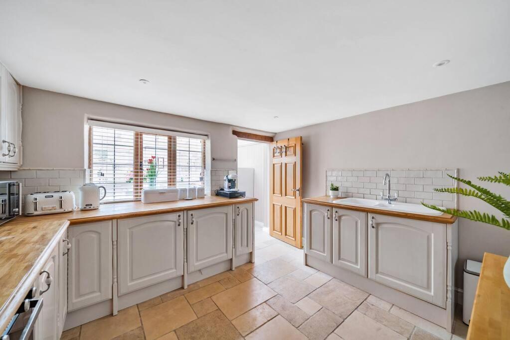 Fox Cottage, Within 5 Min Walk Of Bicester Village Экстерьер фото